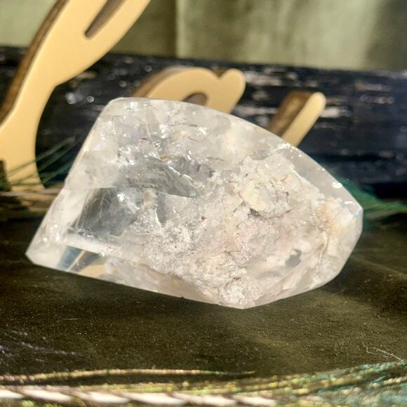 Premier Brazilian Clear Quartz Showcase Piece – 368 g, 4.5″ × 3″ - Picture 3 of 7